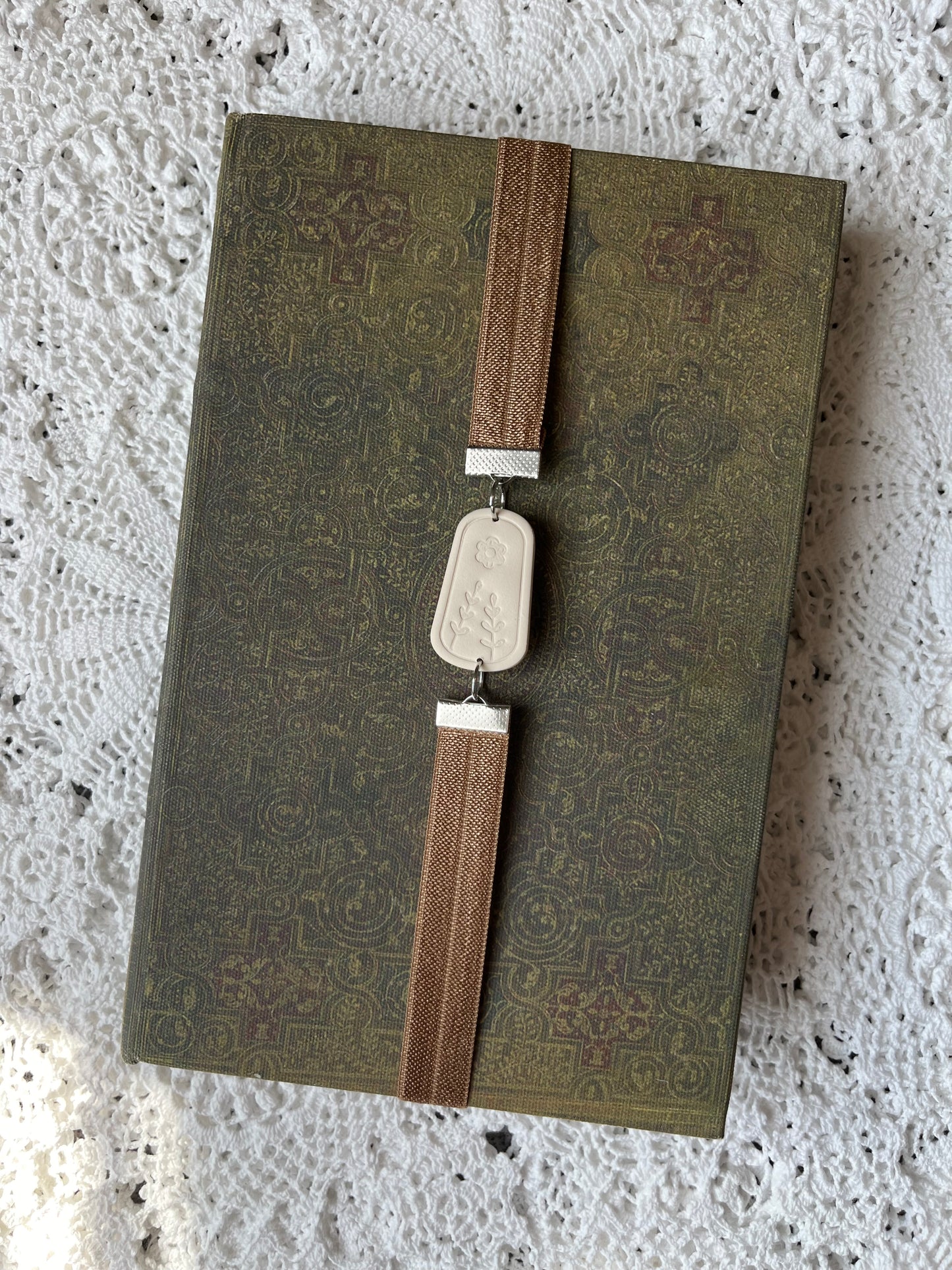 Brown/tan bookmark