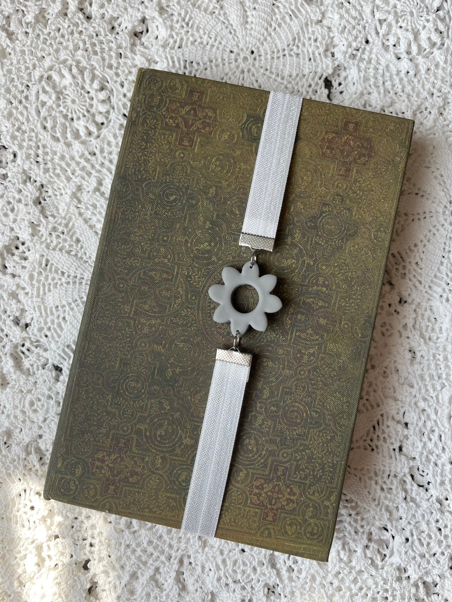 White/grey flower bookmark