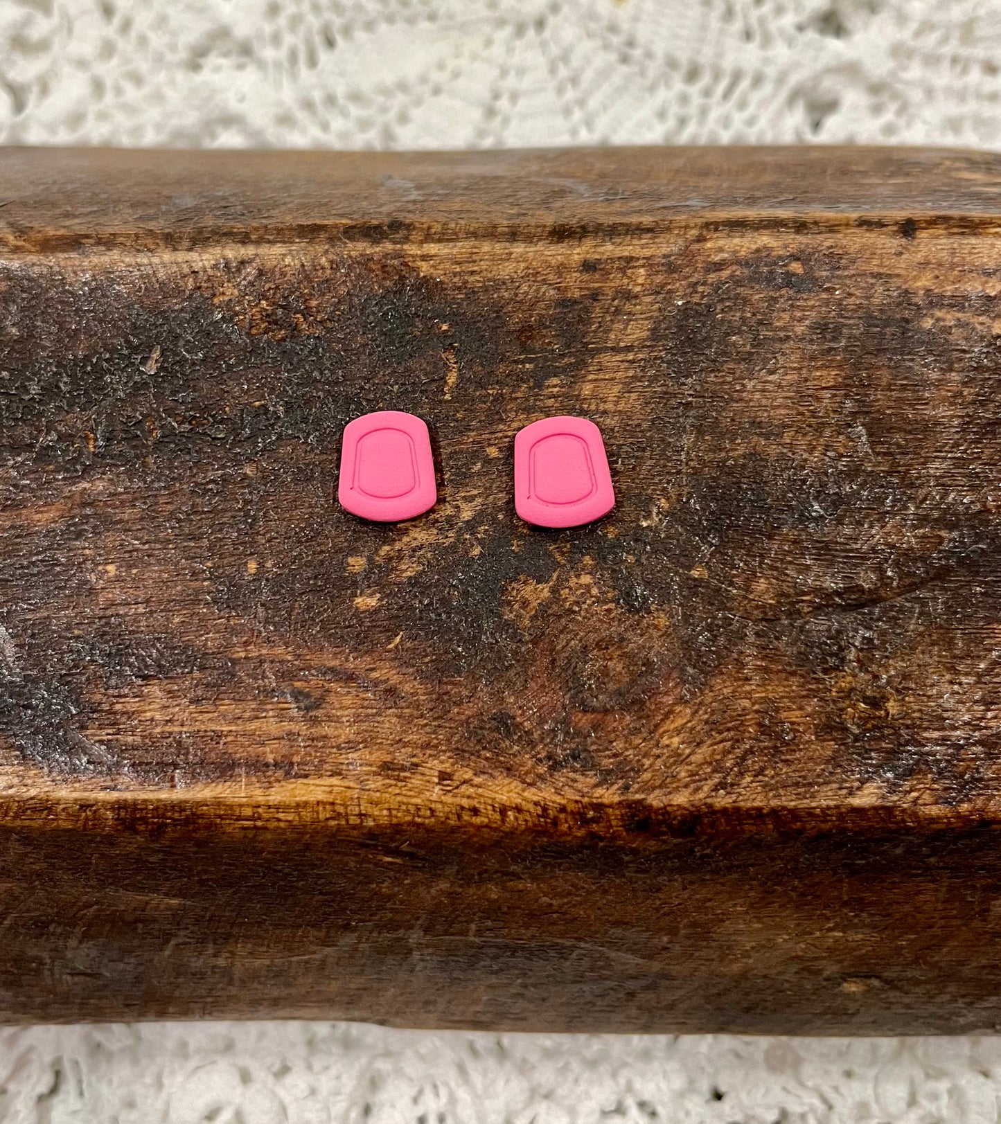 Button stud pink